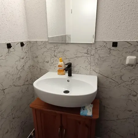 Apartment Weserblick, Naehe A2, Wasserblick, Direkt Am Wasser, Weserzugang, 4-5 Personen, Wlan, Radwanderweg Vor Der Eingangstuer Weserbergland, Hameln, Rinteln, Schaumburg *