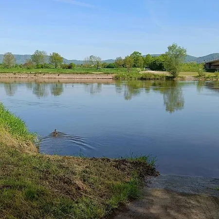 Apartment Weserblick, Naehe A2, Wasserblick, Direkt Am Wasser, Weserzugang, 4-5 Personen, Wlan, Radwanderweg Vor Der Eingangstuer Weserbergland, Hameln, Rinteln, Schaumburg